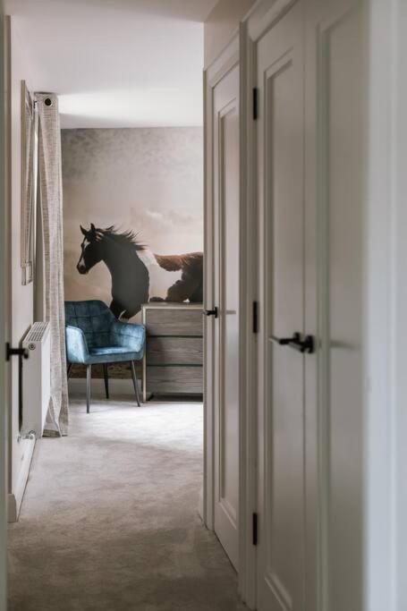 Three The Stables At Corrstown Village * Портраш