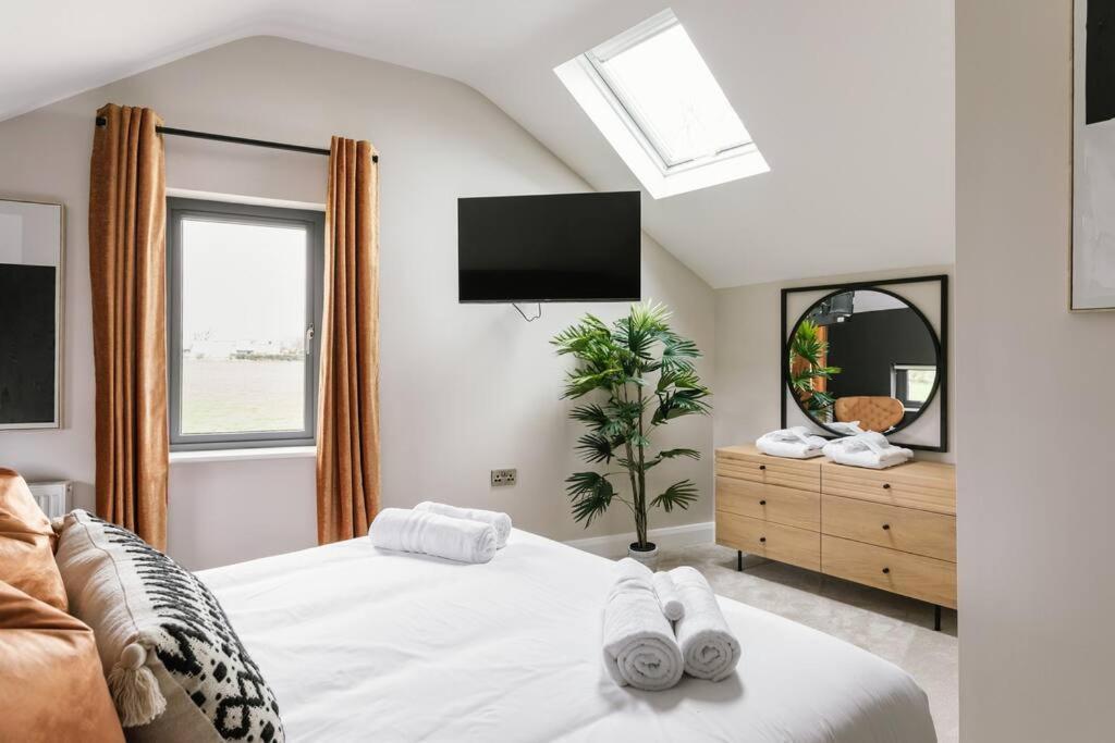 Three The Stables At Corrstown Village Villa *